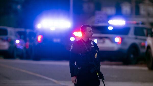 Gunman kills security guard before being fatally shot at US psychiatric hospital